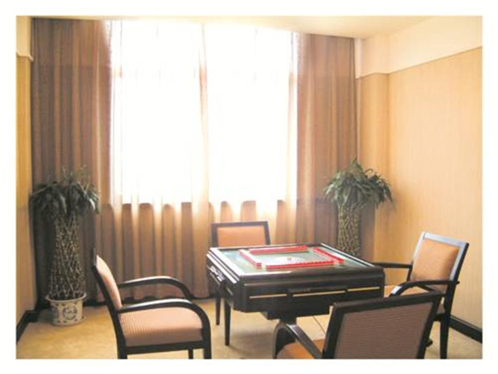 Datong Hongqi Grand Hotel Exterior photo
